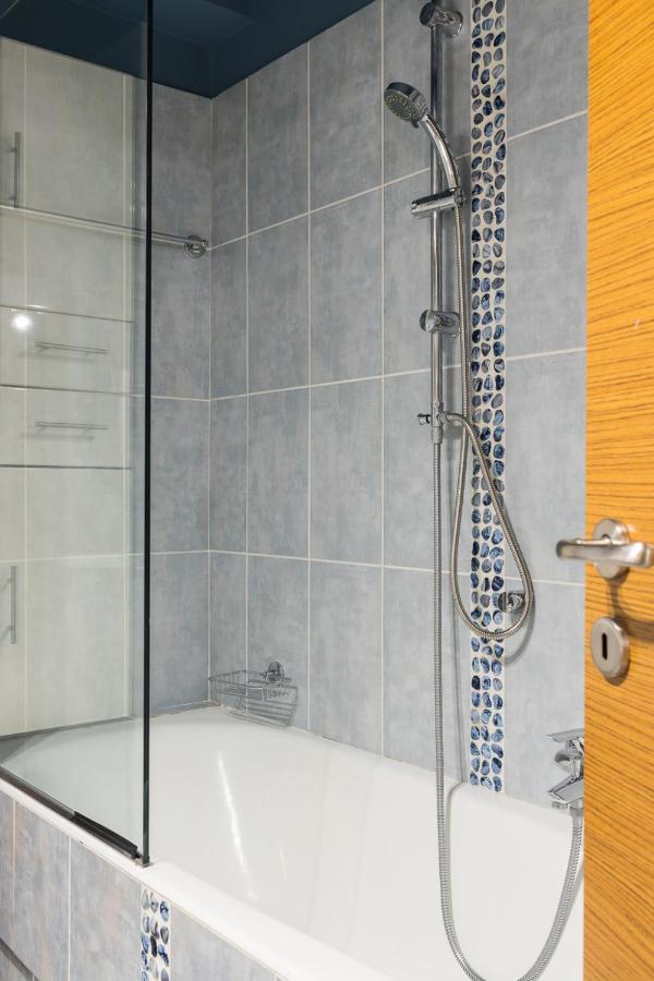 Athenian Stylish 2 Bdrm Apartment Экстерьер фото